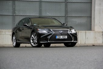 Lexus LS 500h – provokatér nejvyšší třídy (+ srovnání s LS 500)