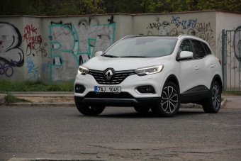 Renault Kadjar TCe 160 – benzinové SUV na silnici