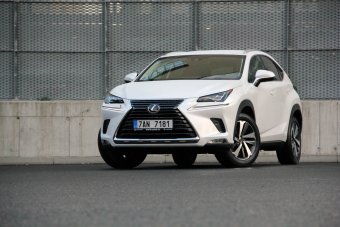 Lexus NX 300h 4x4 E-Four – ostrý šikanzen