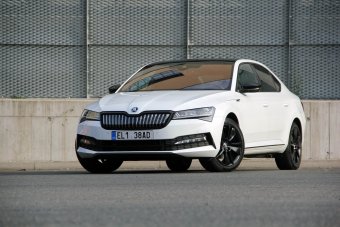 Škoda Superb iV 1.4 TSI PHEV – úsporně bez TDI?