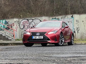 Lexus RC 300h – atraktivní GT s hybridním pohonem