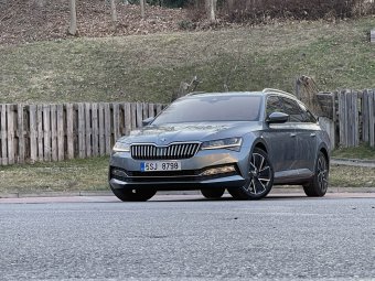 Škoda Superb Combi 2.0 TDI DSG – vlajková loď s okřídleným šípem ve znaku