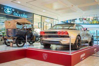 Peugeot e-Legend koncept –  zajímavosti z historie značky se představují v pražských Arkádách