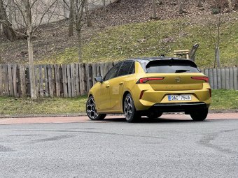 Opel Astra 1.2 Turbo 130k AT8 – moderní elegance