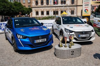 Loňskou sezónu ecoRally zakončilo slavnostní vyhlášení v Autoklubu, Peugeot byl oceněn ve dvou kategoriích