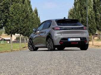 Peugeot e-208 GT – modernizovaný krasavec na elektřinu