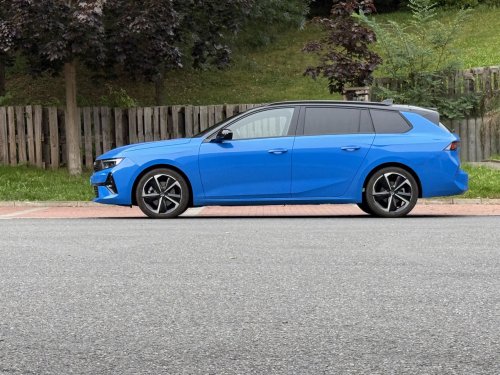 Opel Astra ST Hybrid 1.2 TURBO eDCT6 – úsporný hybrid v praktickém podání