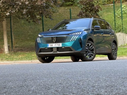 Peugeot 5008 Hybrid 145 AUT GT – styl a komfort v elektrifikovaném SUV