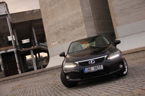 Prémiový hybrid pod milion - Lexus CT200h (TEST)