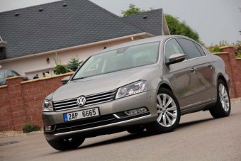 VW Passat 2.0 TDI DSG - sedan i pro opravdové řidiče? (TEST)