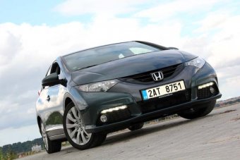 O stupeň výš - Honda Civic 1.8 i-VTEC (TEST)