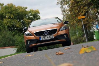 Volvo V40 T4 AWD Cross Country - prémiový hatchback do nepohody (TEST)