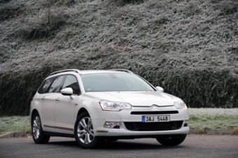 Citroen C5 Tourer 2.0 HDI - rodinný mainstream s prémiovým podvozkem (TEST)