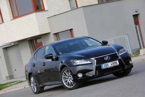 Lexus GS 300h - luxusní hybrid pro masy (TEST)
