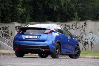 Honda Civic 1.8 i-VTEC Sport - prostě jinak (TEST)