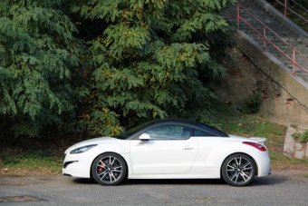 Peugeot RCZ R - pro opravdové řidiče (TEST)