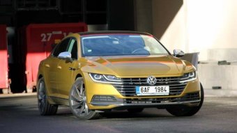 VW Arteon 2.0 TSI DSG - pohledný švihák ve sportovním stylu (TEST)