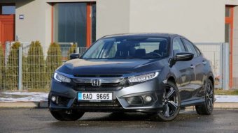 Honda Civic 4D - 1.5 VTEC Turbo - originál každým coulem (TEST)