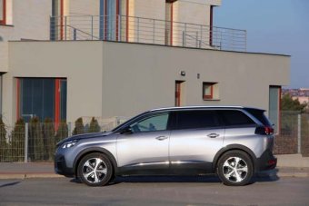 Peugeot 5008 1.6 THP - generační proměna ve zdařilé "es-úvéčko" (TEST)