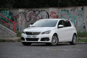 Peugeot 308 1.2 PureTech EAT8 - technická ofenziva