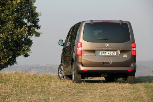Peugeot Traveller 2.0 BlueHDI 4x4 Dangel - prostorný lev do nepohody